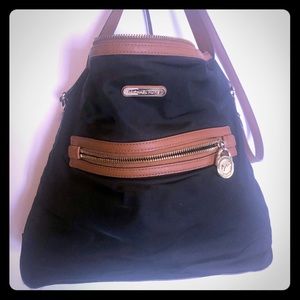Micheal Kors crossbody Purse